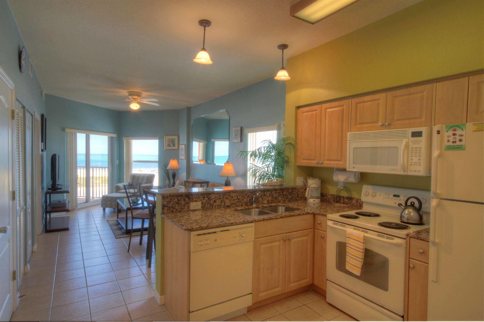 Surf Beach Treasure Island Resort Сейнт Пийт Бийч Екстериор снимка